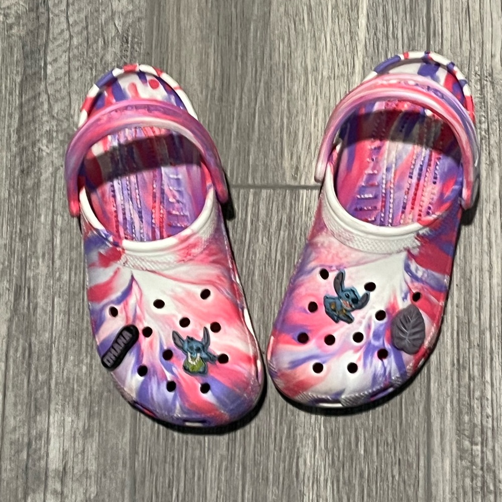 CROCS Youth Big Girl Size 4  Lilo and Stitch Jibbitz a bonus GC